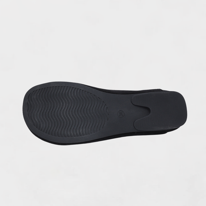 Giulia Komfortschuhe: bequeme Damen Slipper in Beige. Flache, stilvolle Freizeitschuhe für ultimativen Komfort.