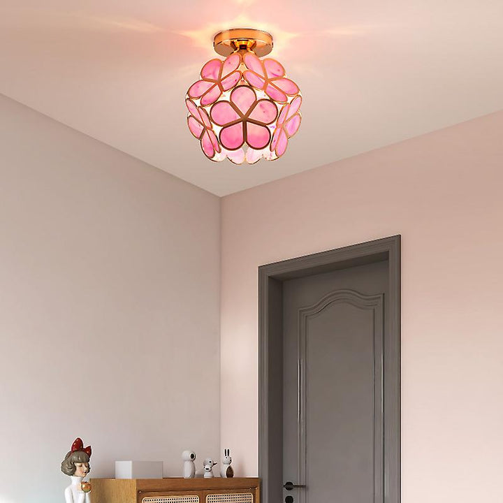 Universelle Deckenleuchte aus Glas mit floralem Muster, ideal für moderne und klassische Einrichtungen.