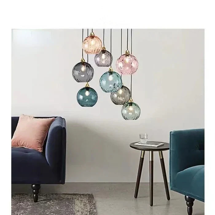 Elegante Glas Kugel Hängeleuchte, modernes Design für stilvolle Wohnzimmer-Beleuchtung.