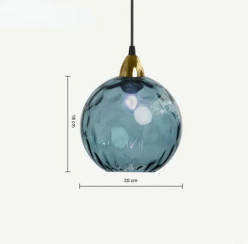 Elegante Glas Kugel Pendelleuchte, bringt modernes Flair in jedes Schlafzimmer.