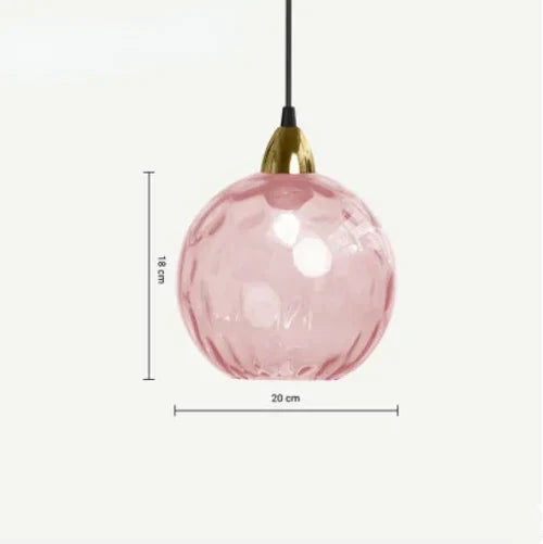 Stilvolle Pendelleuchte Glaskugel, ideal für Esszimmer und moderne Dekoration.