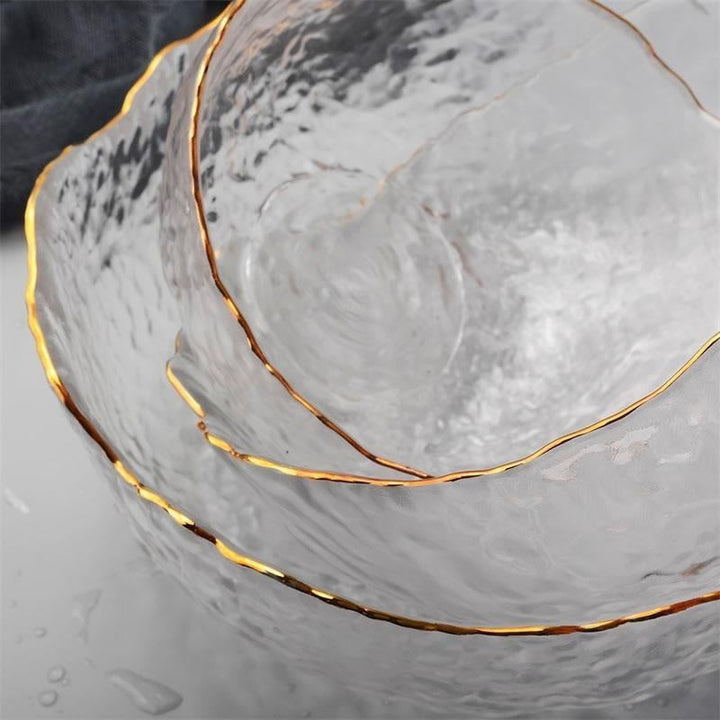 Transparente Glasschüssel im Eierschalen-Design mit feinen Goldakzenten, aus Premiumglas. Perfekt für Tischdeko.