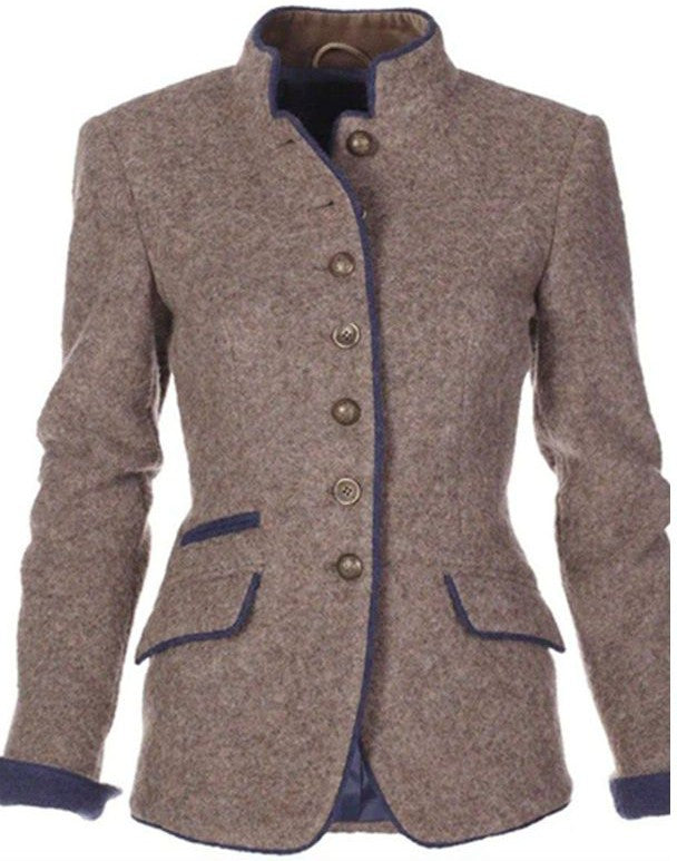 Moderne unifarbene Damenjacke in Hellbraun, vielseitig kombinierbar für klassische Frühling- und Herbst-Looks.