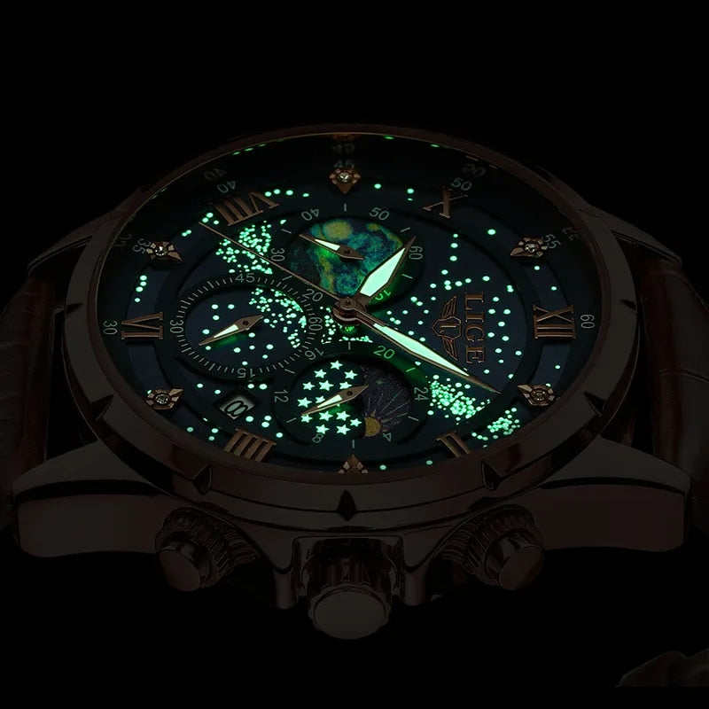 Nahaufnahme der Herren Armbanduhr: Zifferblatt, Zeiger und das kratzfeste Mineralglas, elegant.