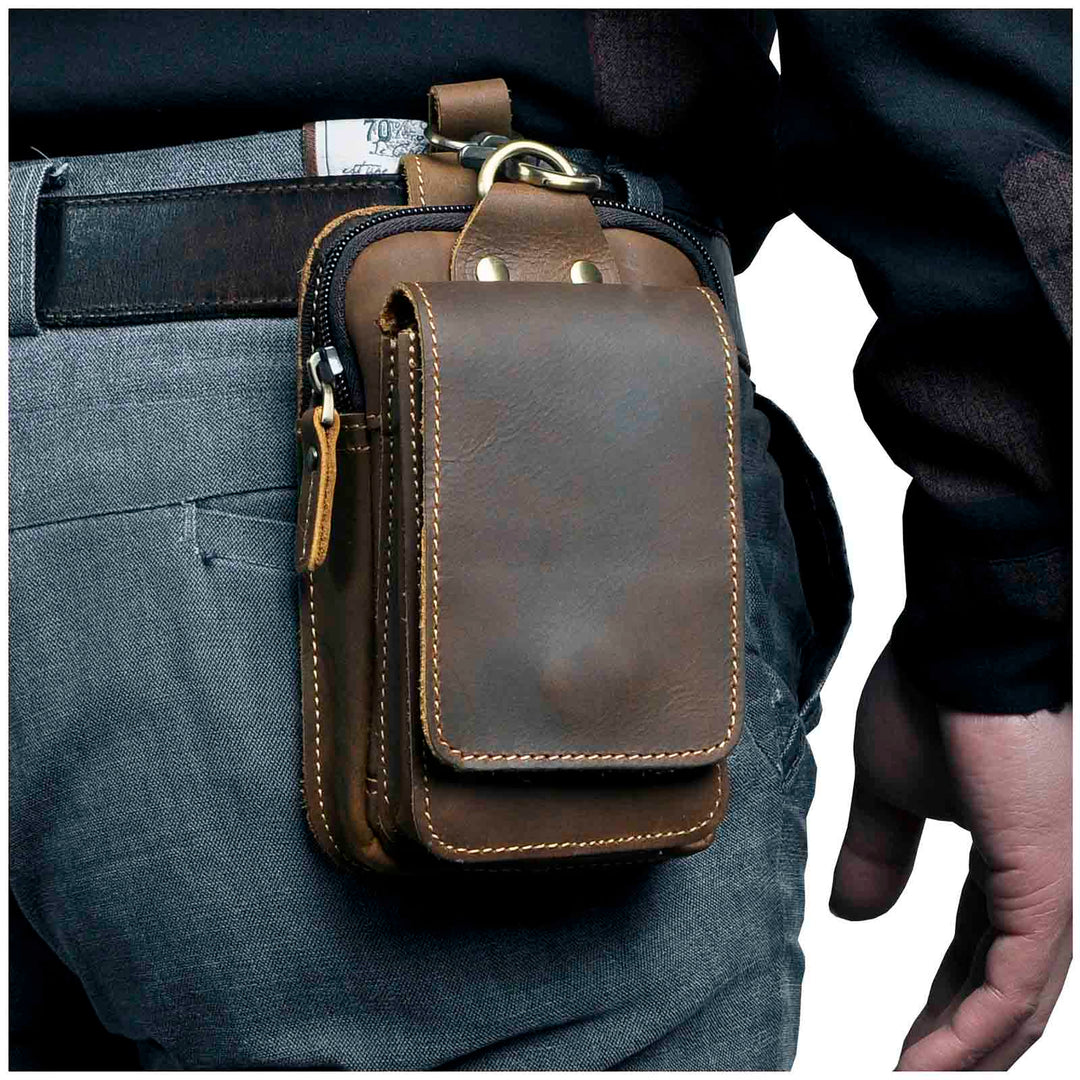 Elegante Herren Bauchtasche aus Echtleder in Braun für Alltag & Reise. Praktische Gürteltasche.