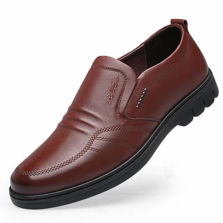 Adam Slipper: Elegante schwarze Herren Businessschuhe, die den ganzen Tag Komfort bieten.