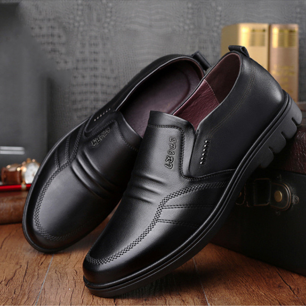 Schwarze Herren Slipper Adam, komfortable Slip-on Businessschuhe mit dämpfender Sohle.