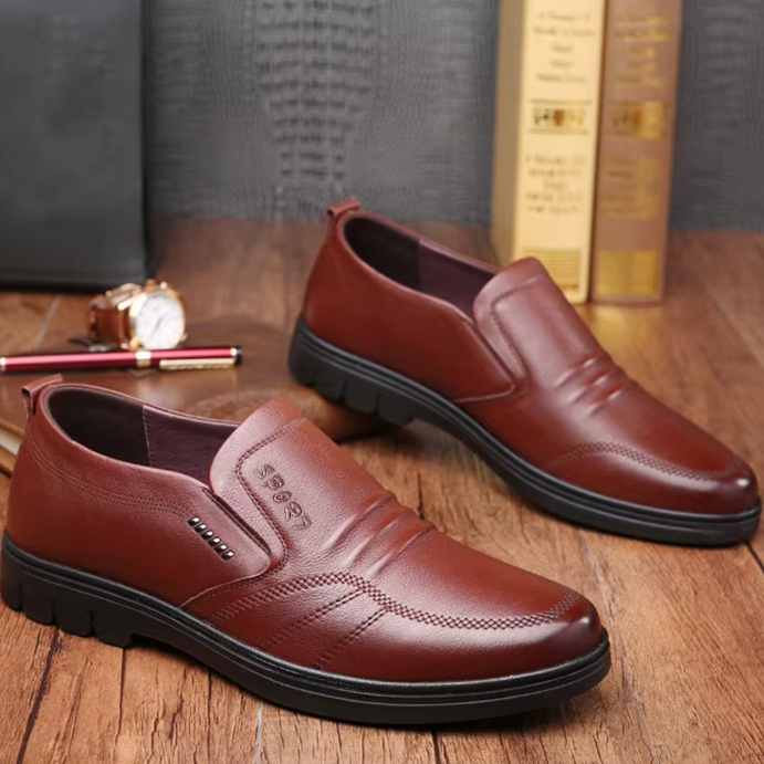 Hochwertige Herren Halbschuhe Adam, elegante Slipper für Business & Freizeit, mit Komfortpolsterung.