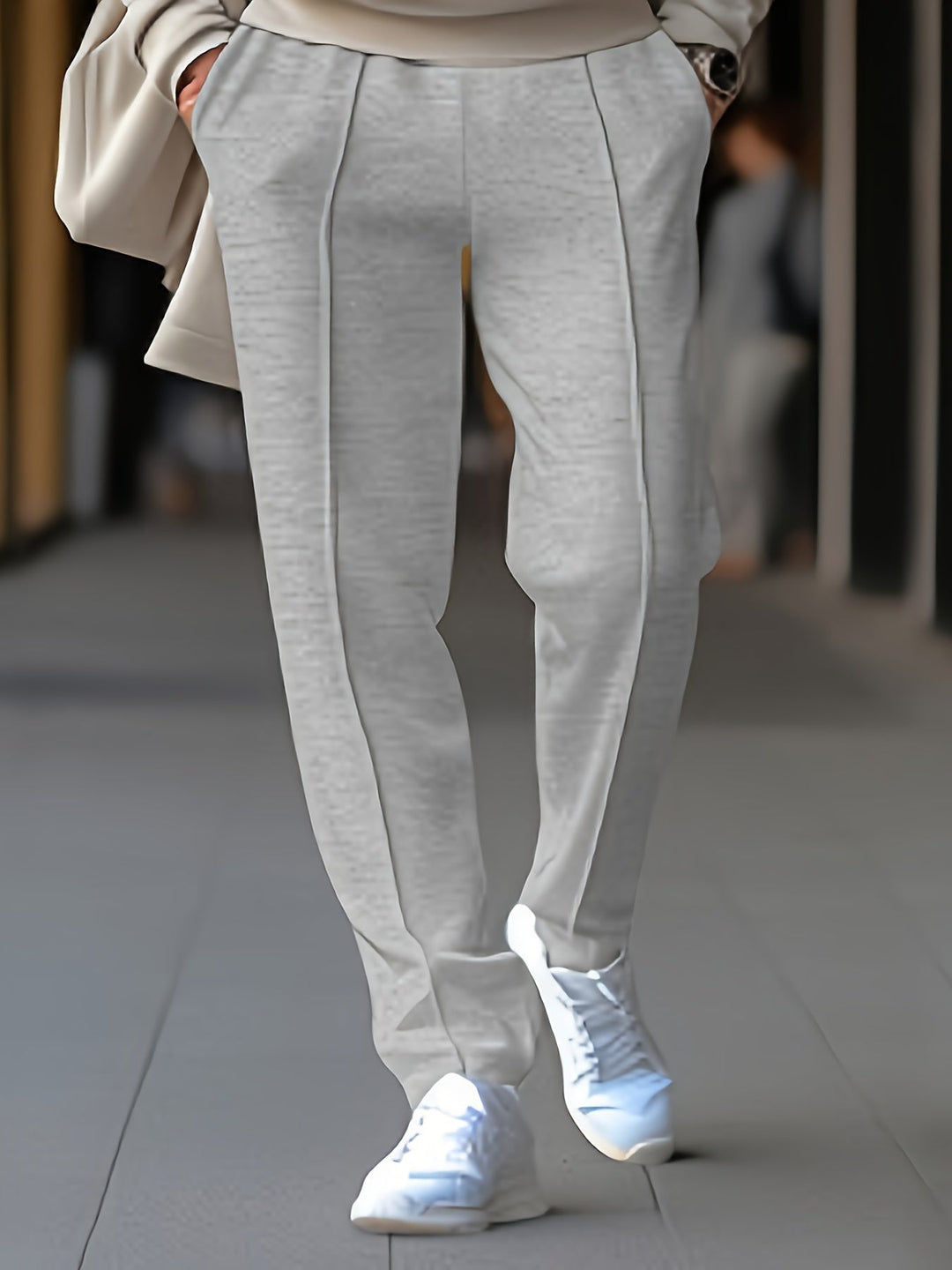 Moderne Männerhose mit schlankem Schnitt, ideal als Alltags- oder elegante Freizeithose.
