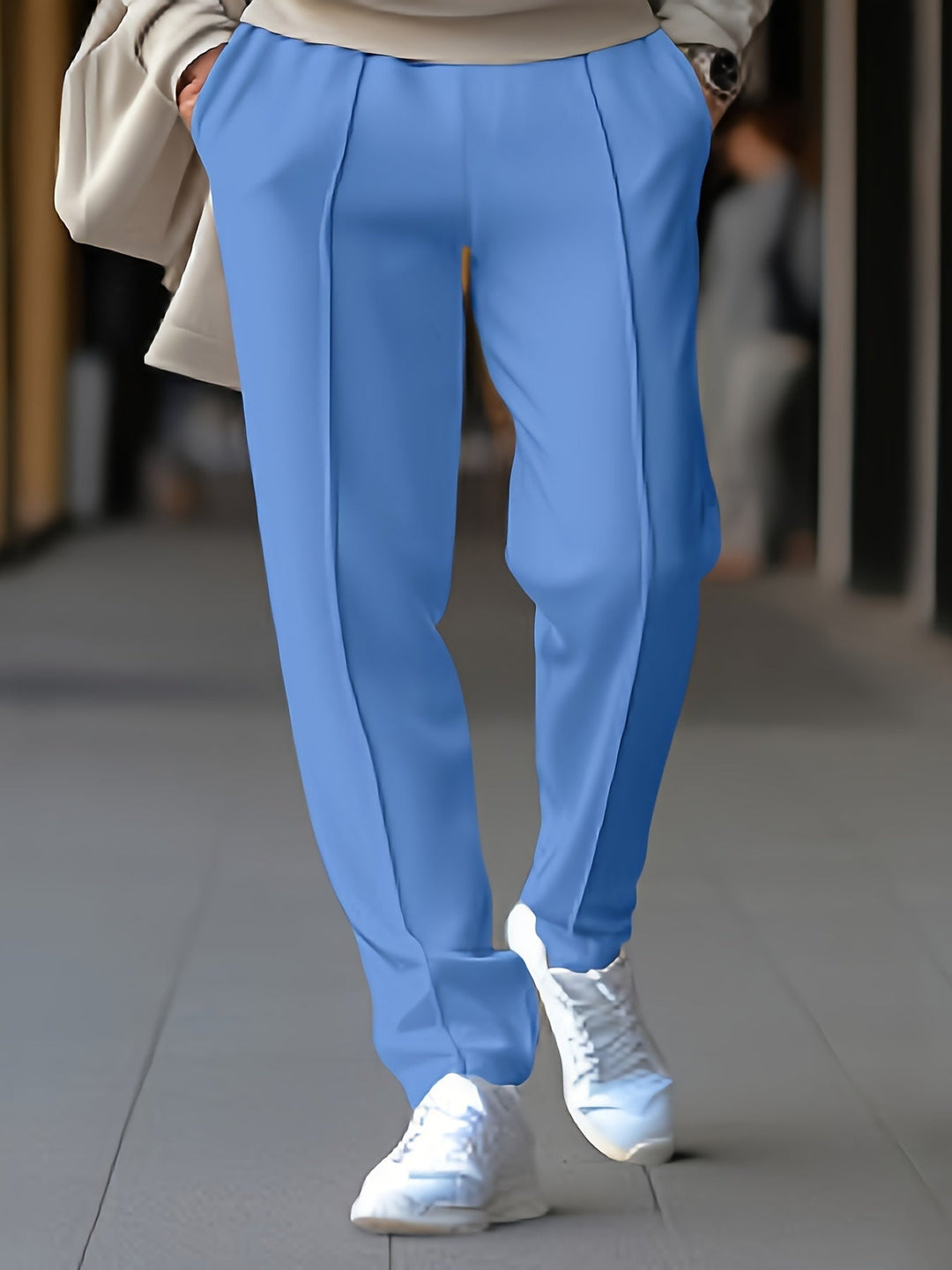Komfortable Alltags-Herrenhose aus Stretchmaterial, bietet Bewegungsfreiheit & modernen Look.