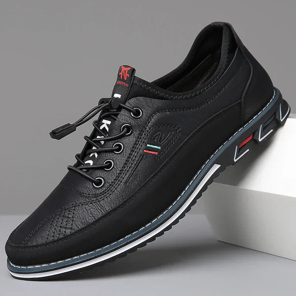 Bequeme Sohle handwerklicher Herren Oxford-Schuhe. Langlebigkeit & Komfort für Business- und Freizeitschuh-Träger.