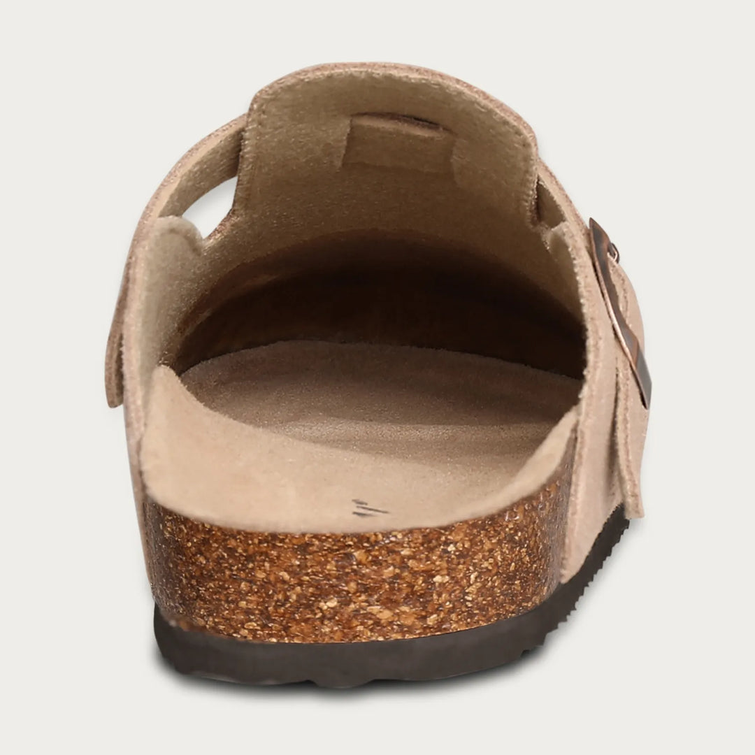 Klassische Herren Slipper aus glattem Leder, vielseitig für elegante Auftritte & lässige Looks im Old Money Stil.