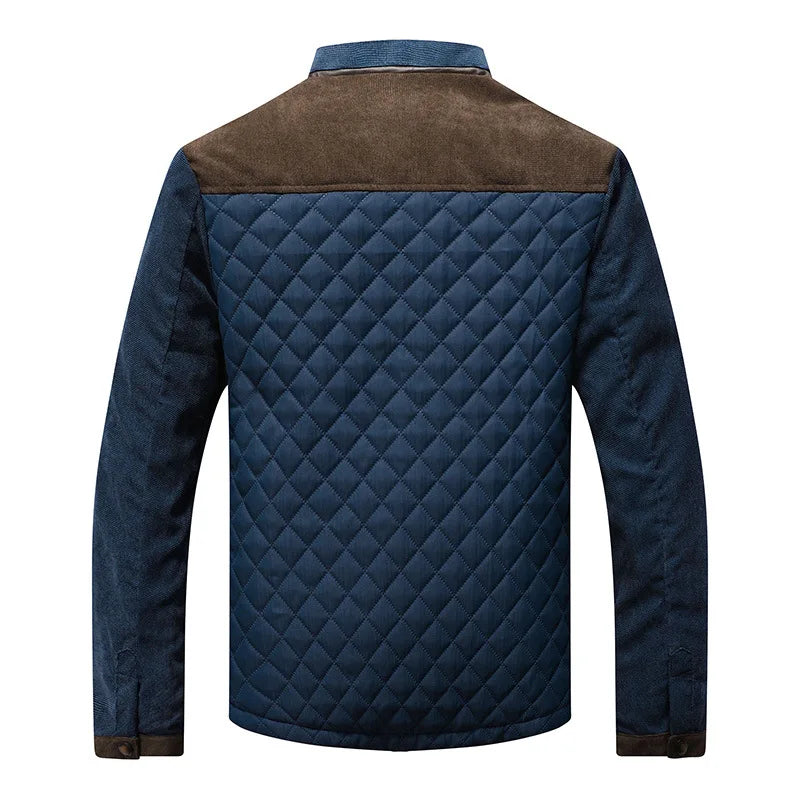 Graue Herren Steppjacke. Leichte, stilvolle Übergangsjacke für Herren, ideal für Freizeit & Outdoor. Bürotauglich & komfortabel.