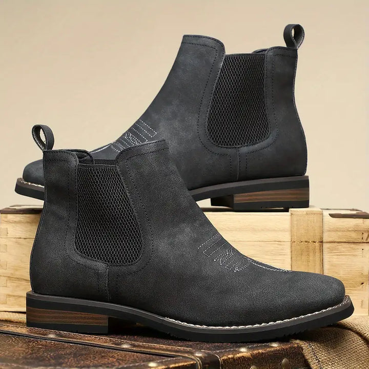 Stilvolle Herren Winterstiefel, wasserabweisend, für Komfort und Eleganz bei jedem Wetter.