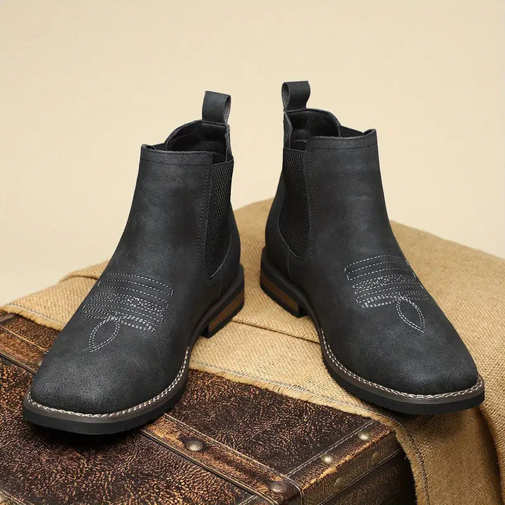 Klassische Schnürstiefel Herren, schwarz, mit gepolstertem Schaft für extra Komfort und Stil.