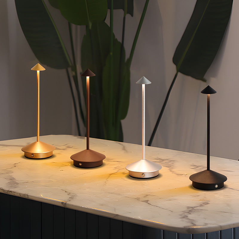 Kabellose LED Tischlampe mit Akku, modern, dimmbar, ideal für Garten, Balkon, Terrasse.