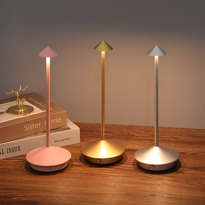 Moderne Design LED Tischlampe, dimmbar, kabellos, akkubetrieben, perfektes Stimmungslicht.