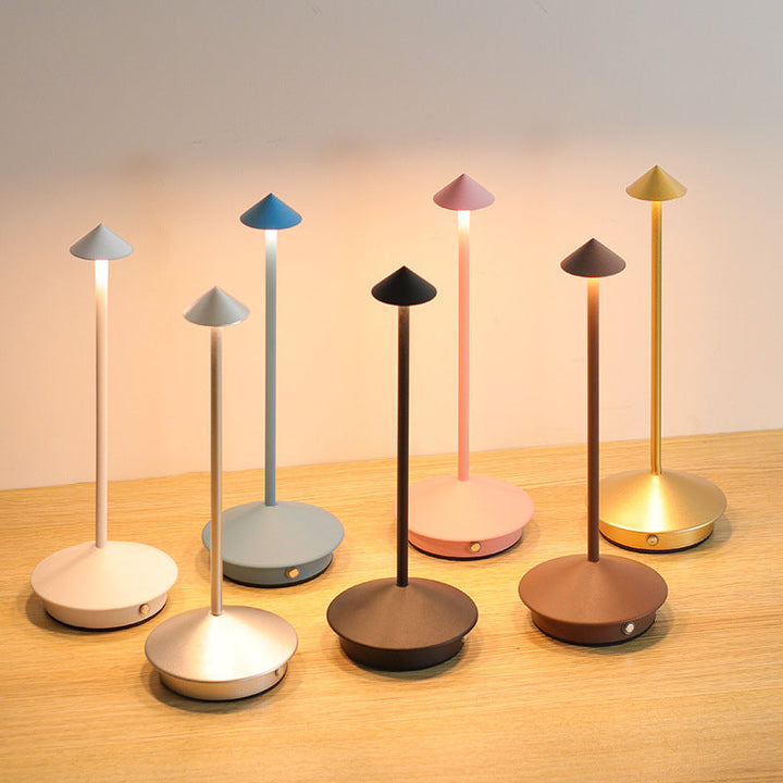 Dimmbare kabellose LED Tischlampe, akkubetrieben, schafft gemütliches Stimmungslicht für Innen & Außen.