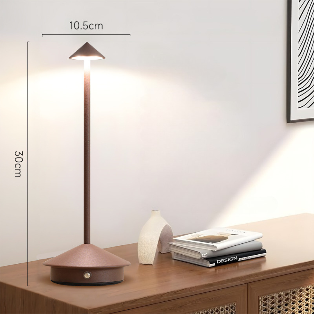 Dimmbare, kabellose LED Tischlampe mit Akku, modernem Design, für stilvolles Ambiente innen & außen.