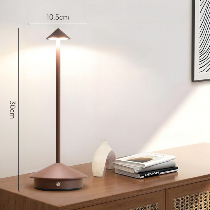 Dimmbare, kabellose LED Tischlampe mit Akku, modernem Design, für stilvolles Ambiente innen & außen.