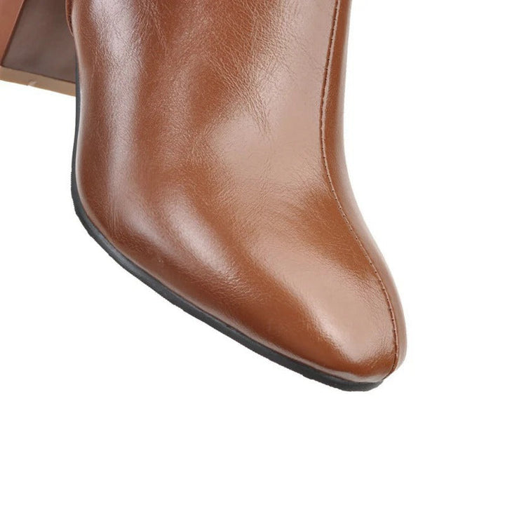 Modische knielange Absatzstiefel für Damen. Sienna-Stiefel kombinieren Komfort & Eleganz für jeden Anlass.