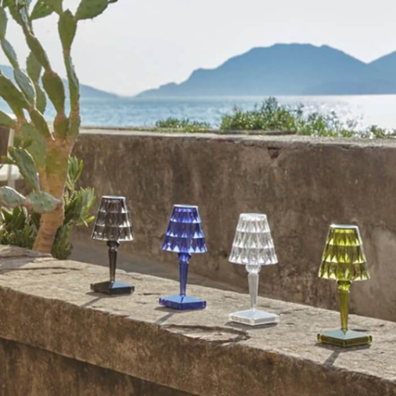 Zeitlose Eleganz: Design Kristalllampe, die klassische und moderne Räume bereichert.