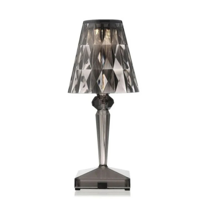 Moderne Kristalllampe, ein Blickfang für Ihr Zuhause. Perfekt als Akzentbeleuchtung im Wohnzimmer.