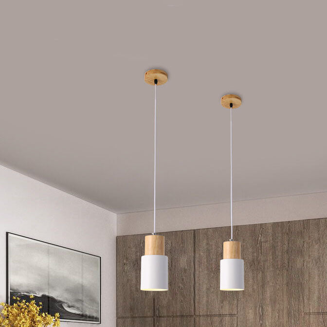 Skandinavische LED-Pendelleuchte Zylinder. Elegante Aluminium-Deckenleuchte, minimalistisch, für Wohnzimmer.