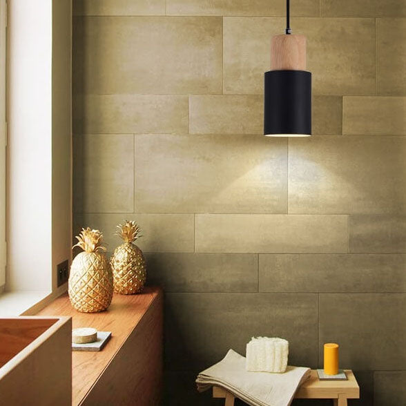 Zylindrische LED-Hängeleuchte, minimalistisch. Elegante Aluminium-Pendelleuchte für moderne skandinavische Räume.