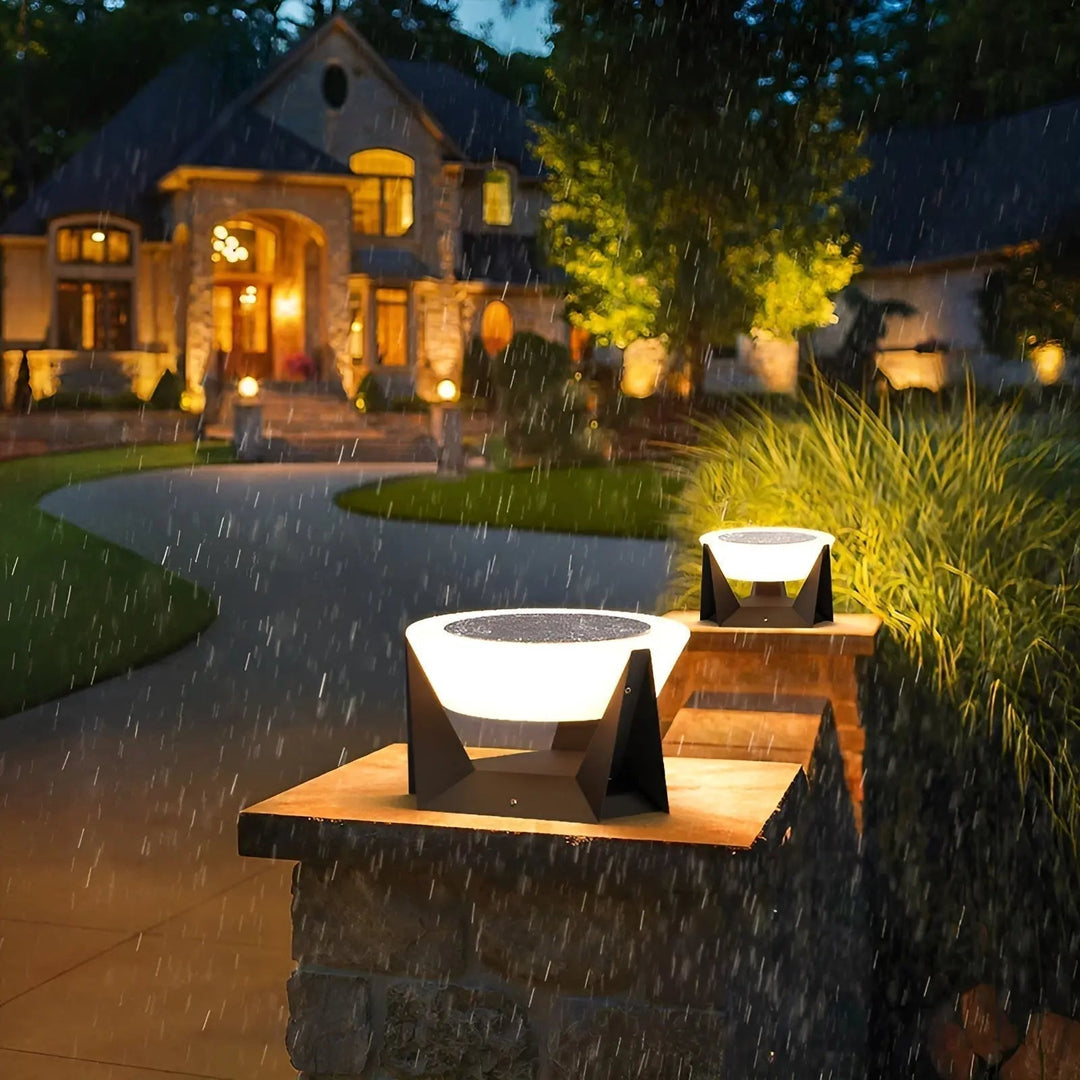Robuste, wasserfeste LED Solar-Gartenlampe im japanischen Stil, umweltfreundlich für langlebige Außenbeleuchtung.