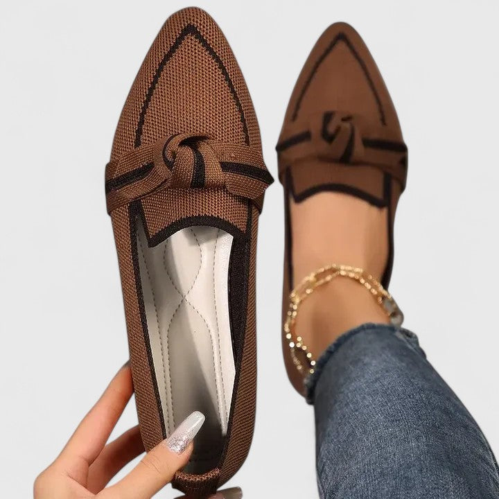 Modische Slip-on Damen Slipper. Elegant und leicht, orthopädisch mit Fußgewölbestütze für Freizeit & Alltag.