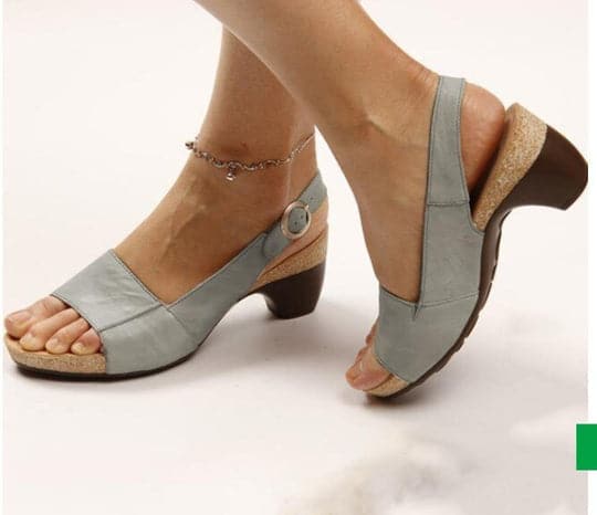 Elegante orthopädische Damensandalen mit Keilabsatz für optimalen Komfort & Fußgesundheit. Ideal für den Sommer.