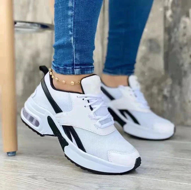 Bequeme Damenschuhe mit ergonomischem Fußbett bieten optimale Unterstützung und Komfort für lange Tage.