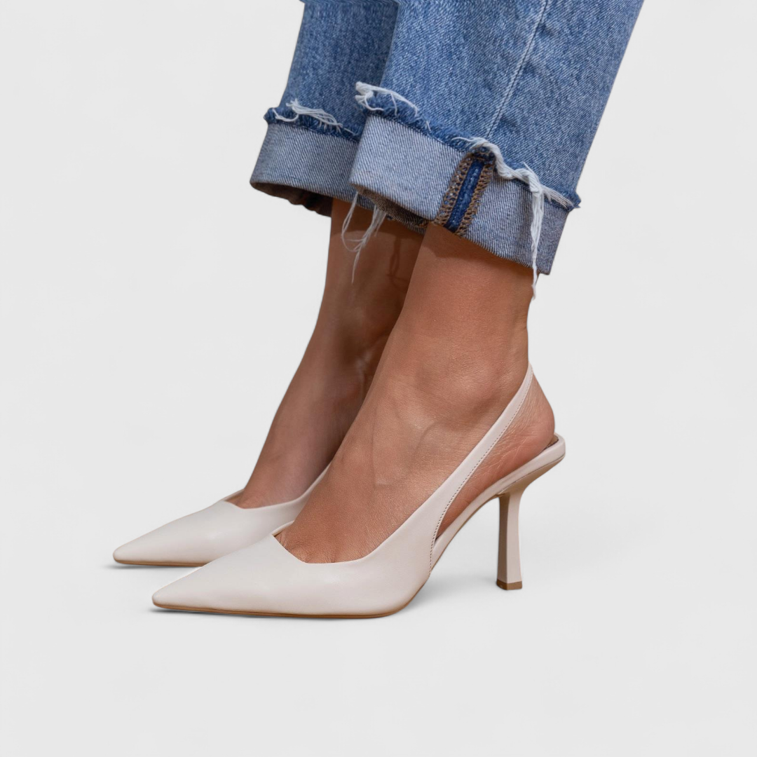 Zeitlose Leder-Pumps für Damen, orthopädisch geformt, für Komfort und Eleganz bei jedem Schritt.