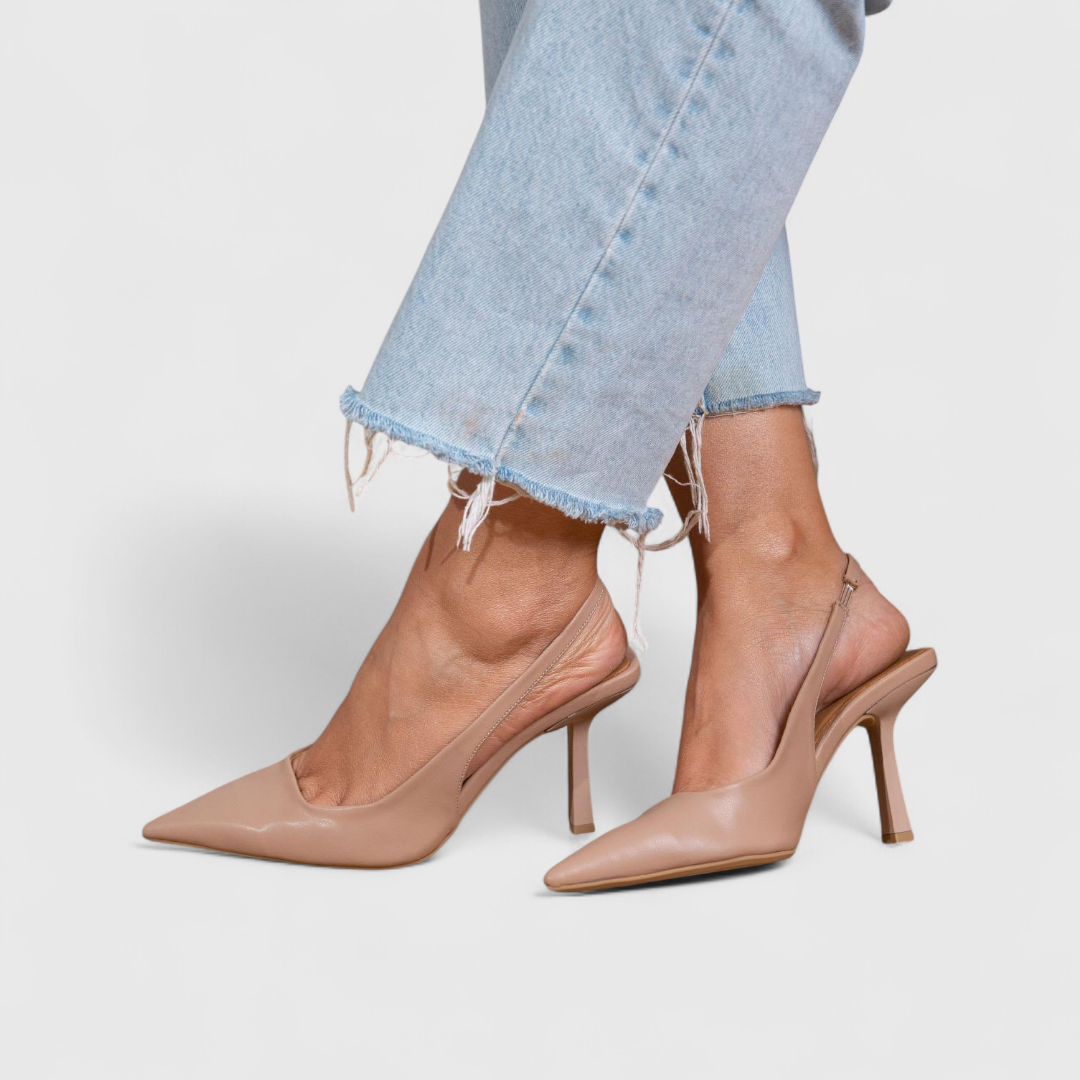 Gesundheit und Stil vereint: Orthopädische Pumps für Damen, bieten Halt und Eleganz für den ganzen Tag.