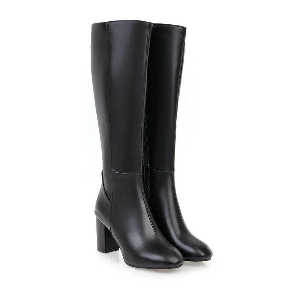 Struktur der Luxus Damen Stiefeletten in Schwarz mit Reißverschluss. Hochwertige, stilvolle Herbstschuhe.