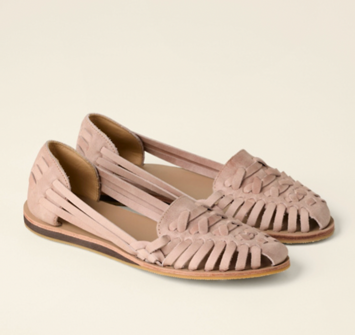 Modische rosé offene Damensandale für einen eleganten Sommerstil, bequem und vielseitig kombinierbar.