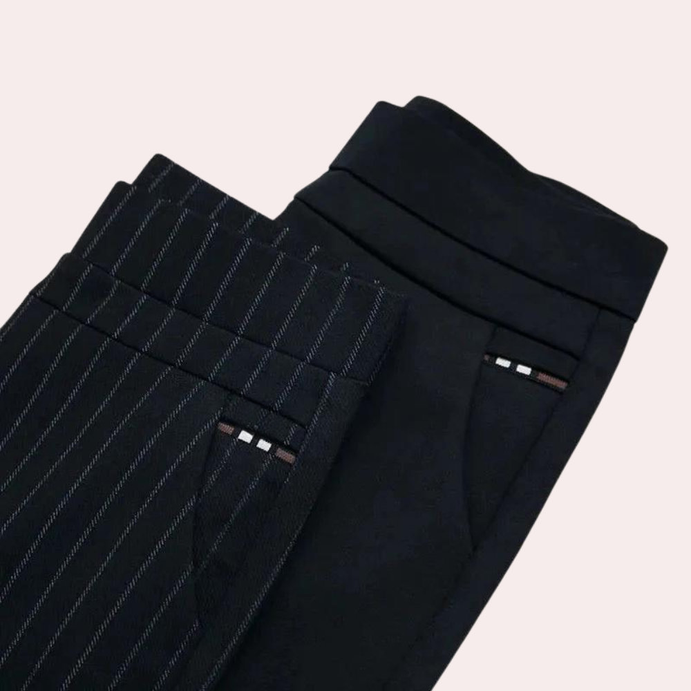 Moderne Damenhose Elara, stretchig und elegant. Ideal als Business- oder Freizeithose für Frauen.