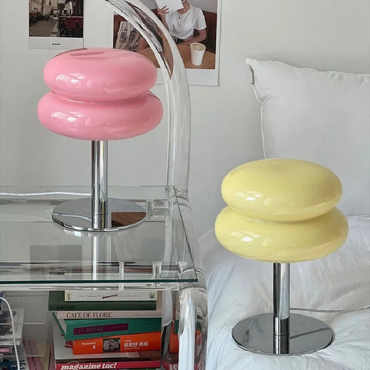 Vielseitige Bauhaus Designlampe; elegante Vintage LED Tischleuchte, dimmbar für modernes Wohnzimmer & Büro.