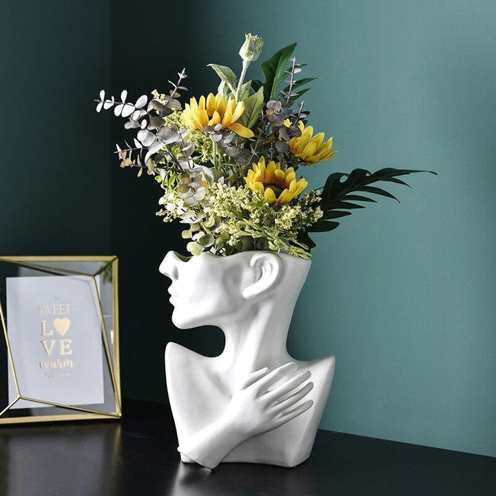 Elegante weiße Keramik Vase für moderne Wohnaccessoires und stilvolle Tischdekoration. Perfekte Geschenkidee.