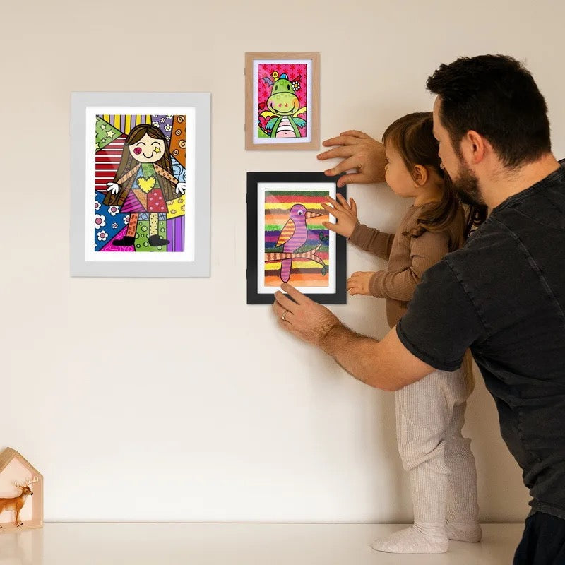 Eleganter A4 Bilderrahmen für Kinderzeichnungen & Fotos. Perfekt als Wanddekoration & Erinnerungsrahmen.