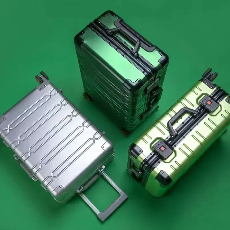 Moderner Reisekoffer Oslo aus Aluminium-Magnesium, elegant, langlebig & mit TSA-Sicherheitsverschluss.