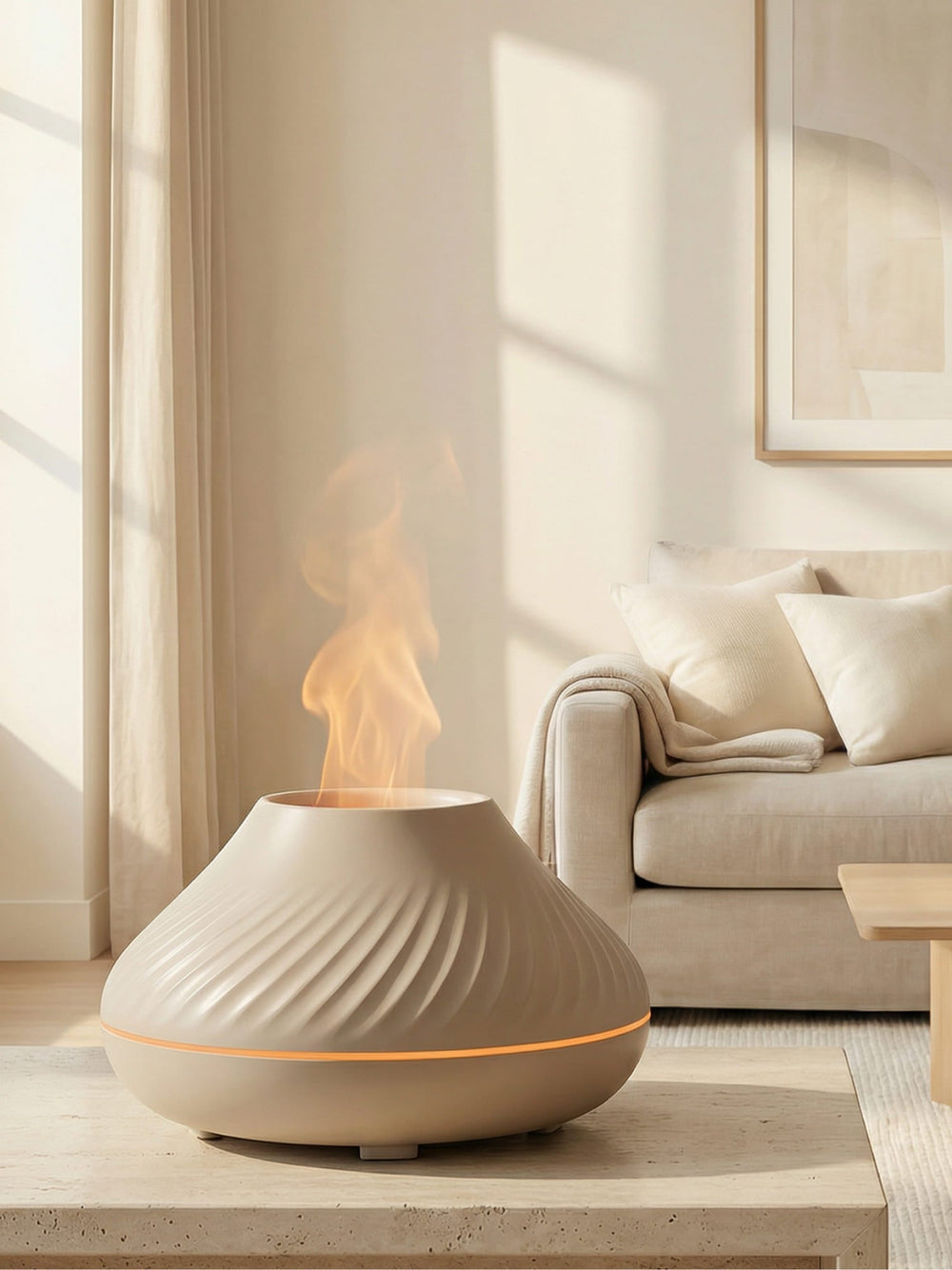 Stilvoller Flammenglow Aroma Diffuser in Weiß, ideal als Luftbefeuchter und zur Aromatherapie.
