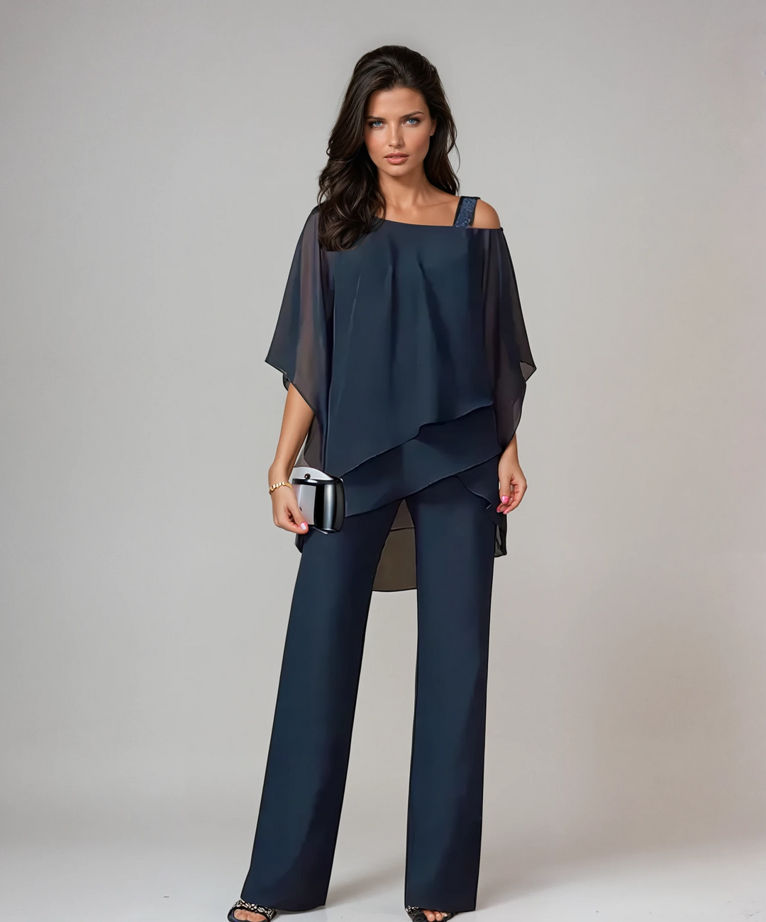 Moderner Damen Lagen-Look Zweiteiler. Der bequeme Schnitt und das stilvolle Design machen ihn perfekt für den Alltag.