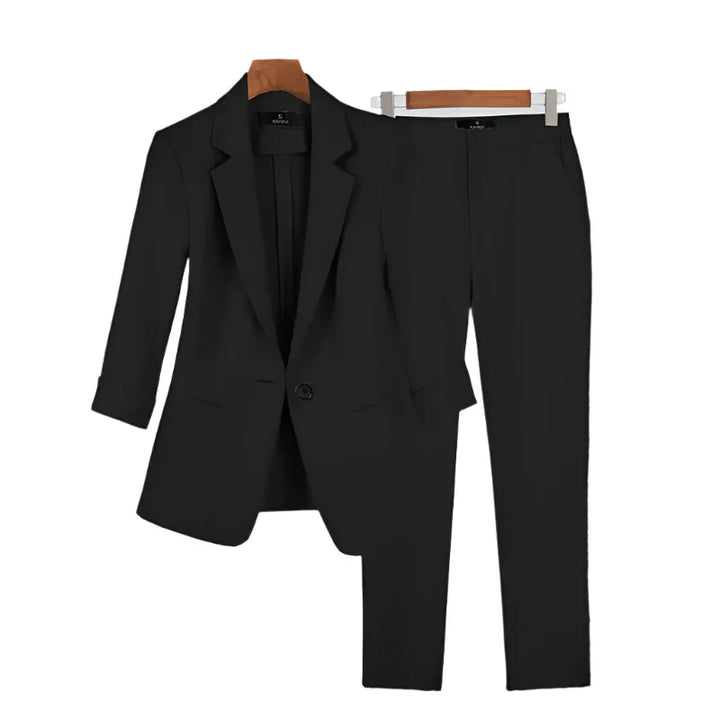 Modischer Damen Zweiteiler Blazer & Hose, schicker Hosenanzug 'Alice' für professionellen Business Auftritt.