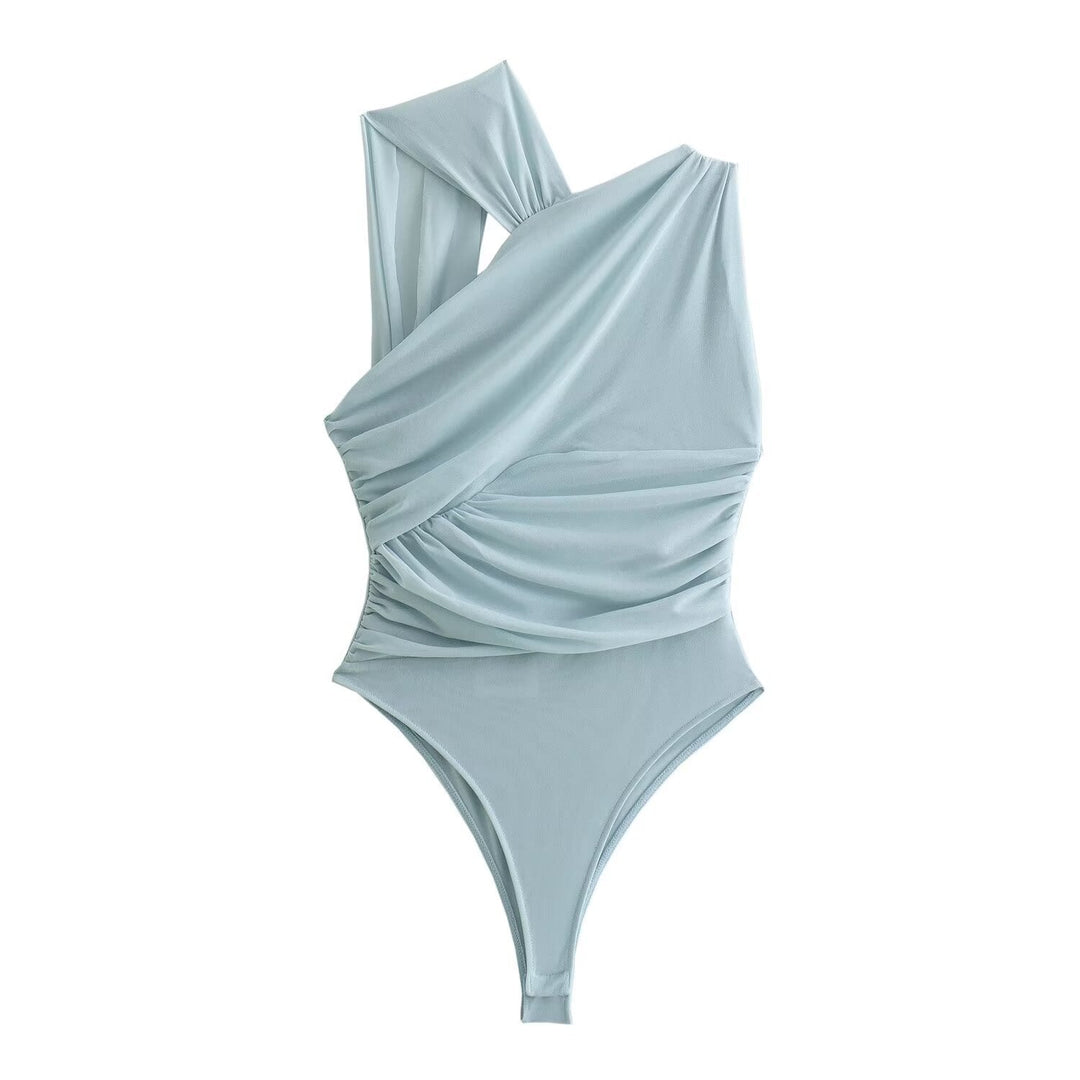 Modischer Damen Body mit Leopardenmuster. Schmeichelhafter V-Ausschnitt, eleganter Bodysuit für Abendmode.
