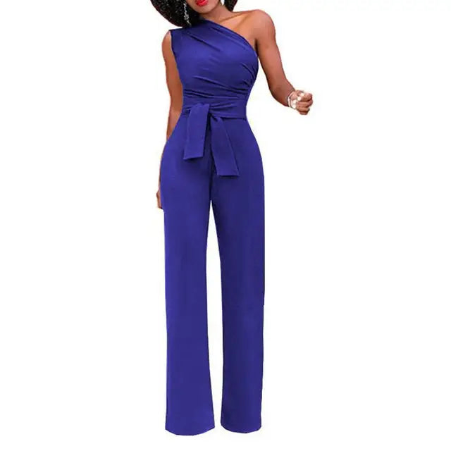 Moderner Damen Jumpsuit Phoebe. Raffiniertes Ein-Schulter-Design für einen eleganten und selbstbewussten Auftritt.