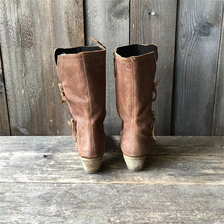 Klassischer schwarzer Damen Herbststiefel, elegant und vielseitig, für einen stilvollen Auftritt.