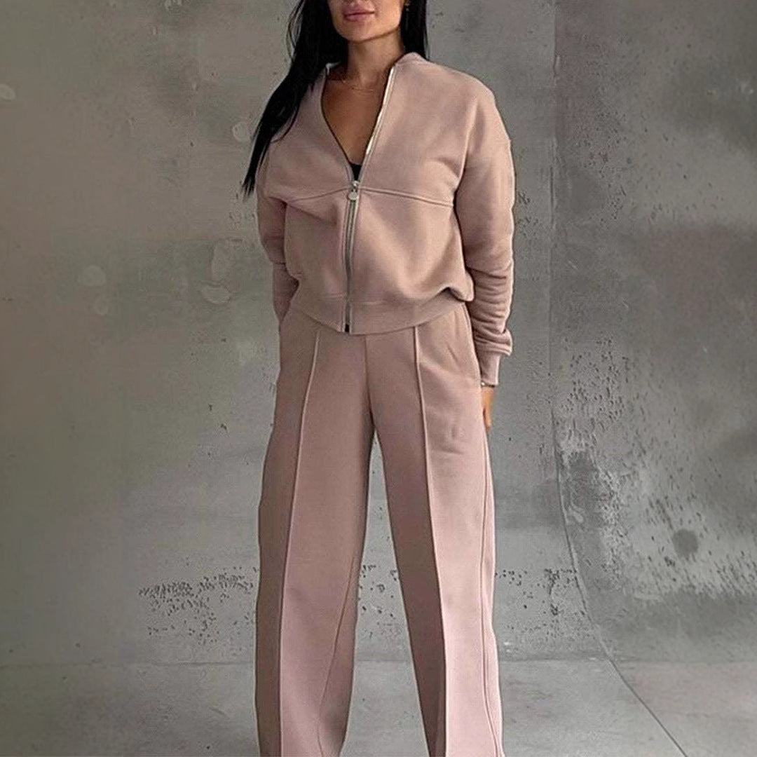 Detail des eleganten Damen Hosenanzugs "Evie". Dezente Knöpfe am Business & Freizeit Zweiteiler.
