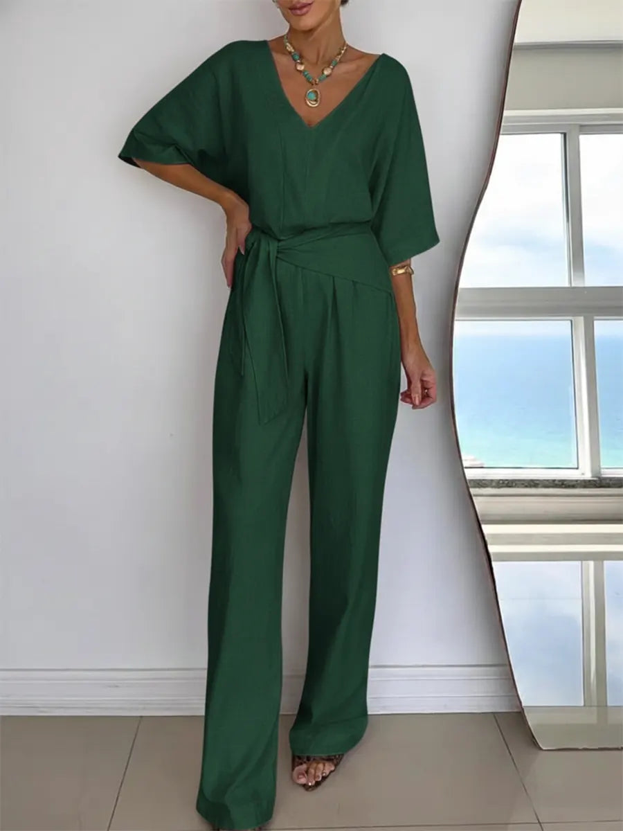 Stylischer Damen Jumpsuit in Schwarz, vielseitig kombinierbar für elegante & legere Anlässe.